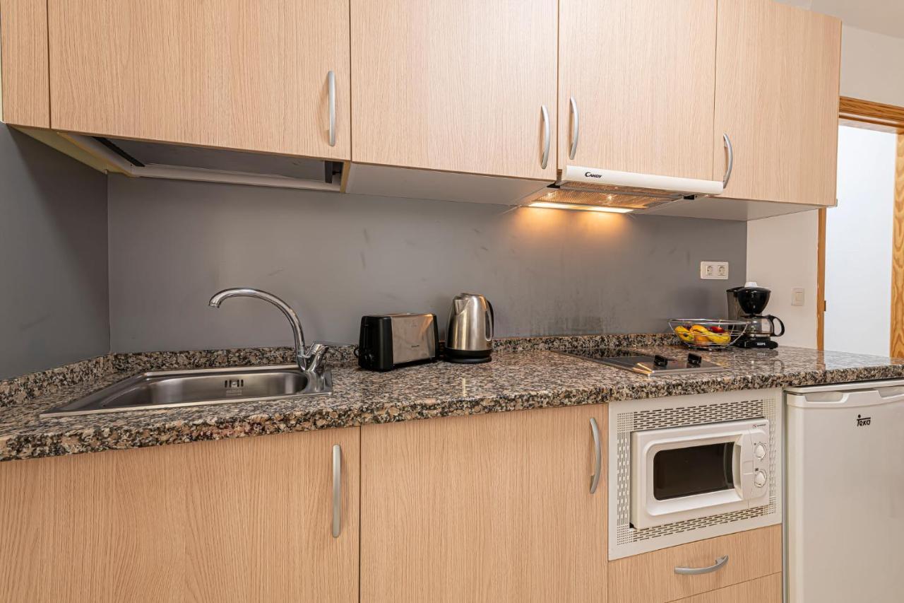 Apartamentos En El Centro De Los Cristianos Арона Экстерьер фото