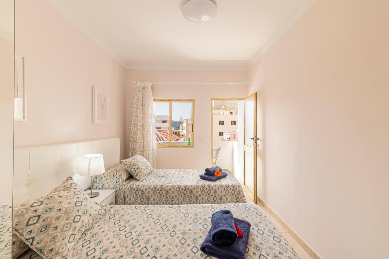 Apartamentos En El Centro De Los Cristianos Арона Экстерьер фото