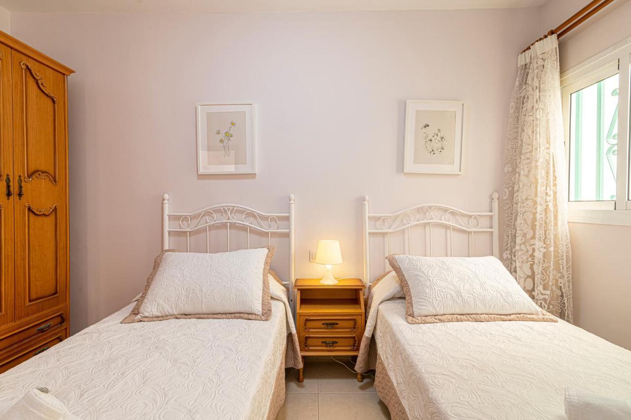 Apartamentos En El Centro De Los Cristianos Арона Экстерьер фото