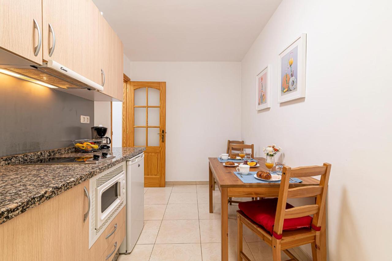 Apartamentos En El Centro De Los Cristianos Арона Экстерьер фото