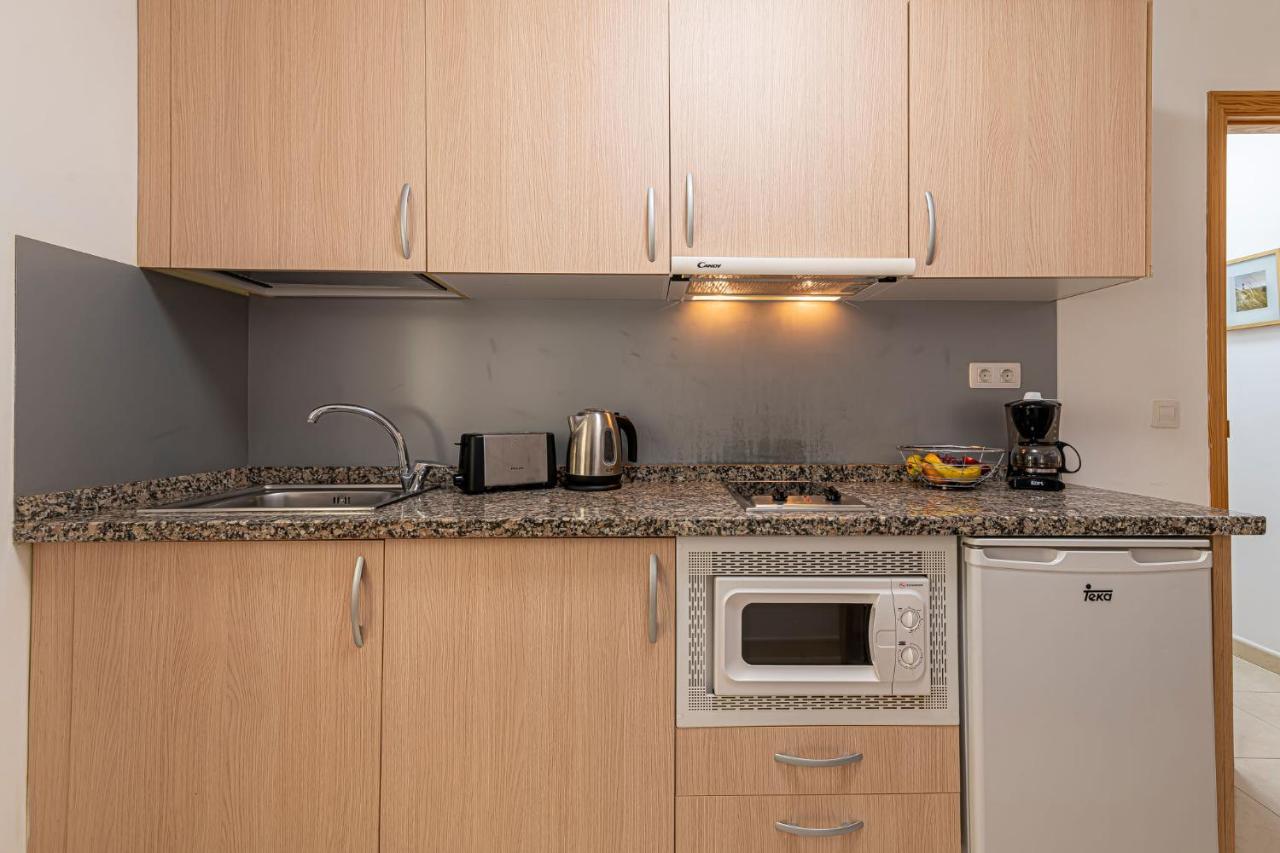 Apartamentos En El Centro De Los Cristianos Арона Экстерьер фото