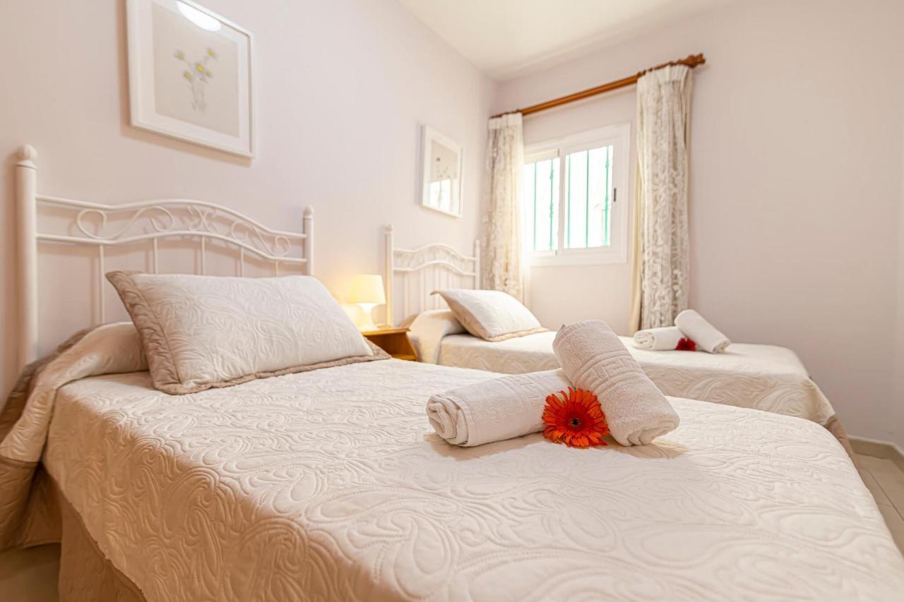 Apartamentos En El Centro De Los Cristianos Арона Экстерьер фото