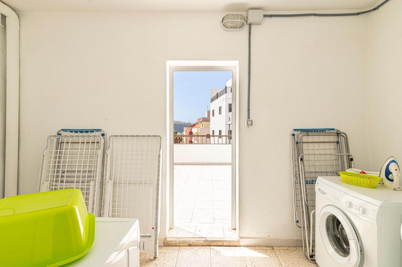 Apartamentos En El Centro De Los Cristianos Арона Экстерьер фото